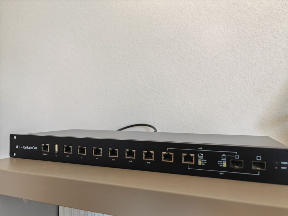 Ubiquiti EdgeRouter Pro / Professioneller Router mit SFP (Gebraucht) in ...