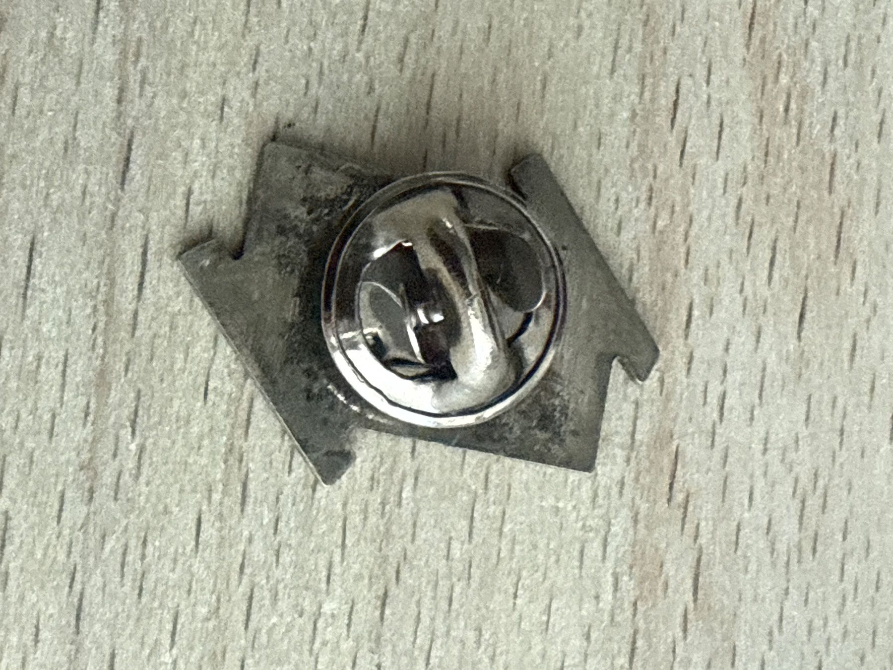 Placchette & Badge: Pin Roche Bobois – Usato da Glattbrugg venduto da Schweigmatt 1