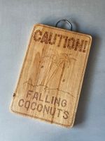 Holzbrett "Falling Coconuts" (Handarbeit)
