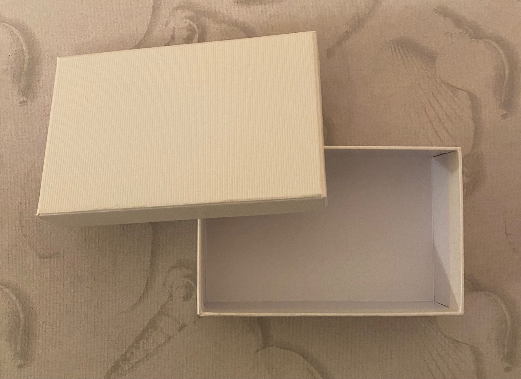 Contenitori & Simili: Kleine Geschenk-/ Aufbewahrungs-Box – Usato da Zürich venduto da Maria2021 1