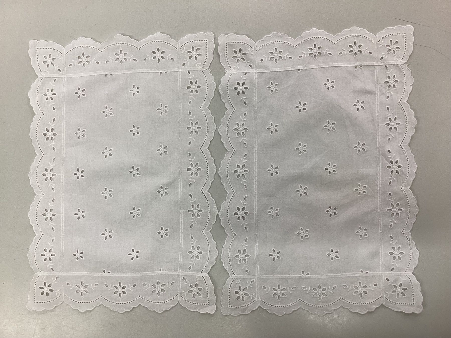 Dessous de verre: 2 dekorative, verspielte Tischsets, oder Untersetzer – D'occasion à Muttenz par bar_ws7n