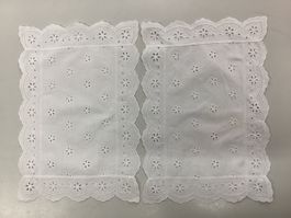 2 dekorative, verspielte Tischsets, oder Untersetzer