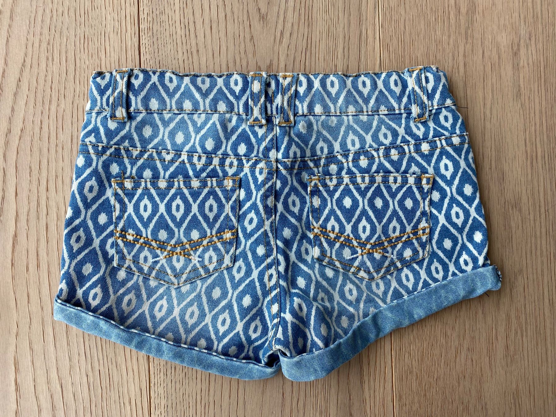 Pantaloni: Jeans-Shorts Mädchen Gr. 110 – Usato da Cham venduto da Contuc 1