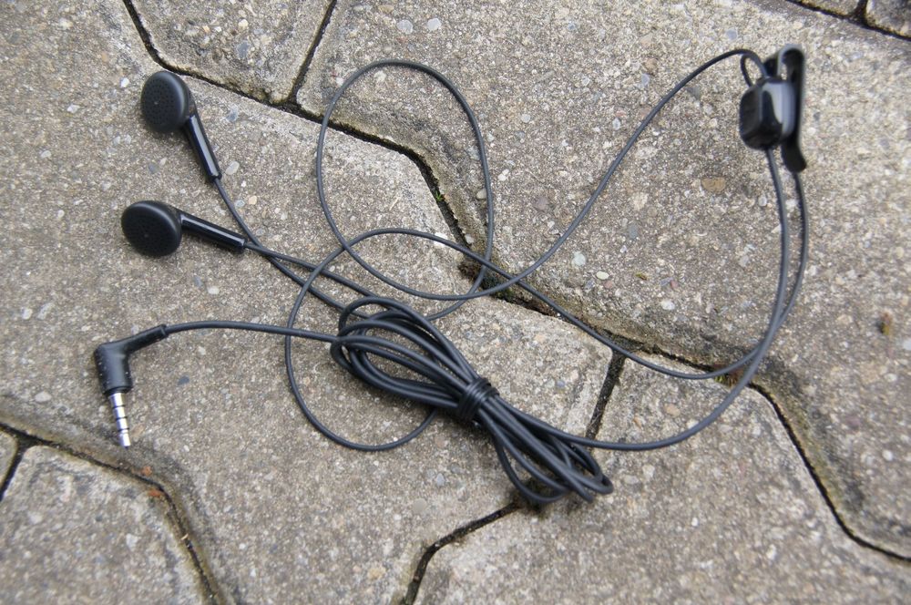 Kopfhörer: Ecouteurs / Headset – Gebraucht aus Sierre von Erjou 1