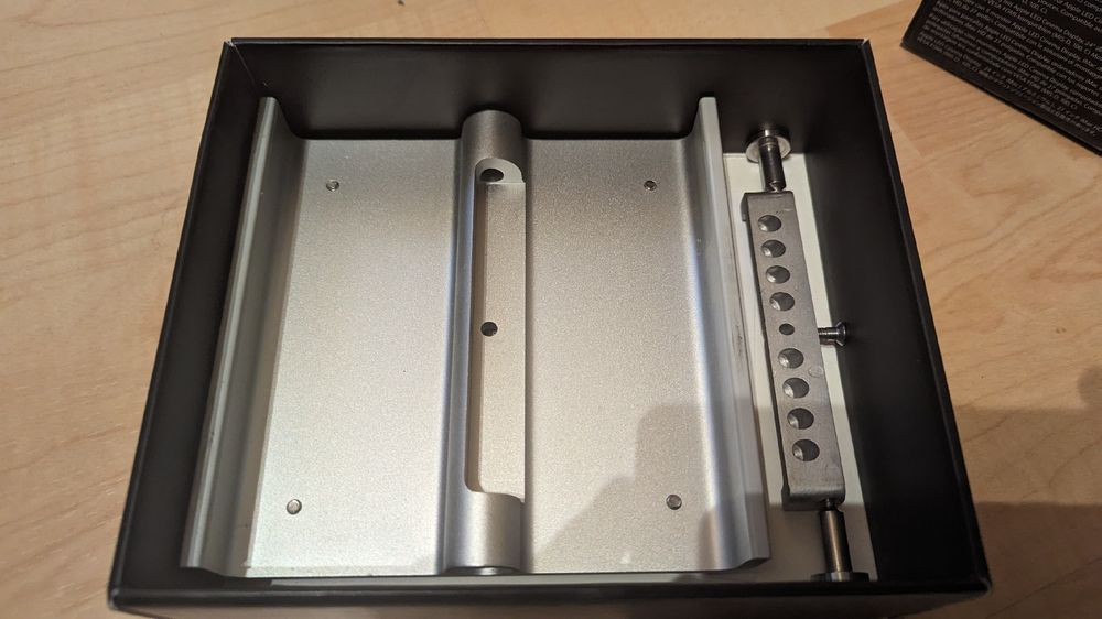 Vesa Mount Adaper MC434ZM/A Apple LED Cinema Display 24&27