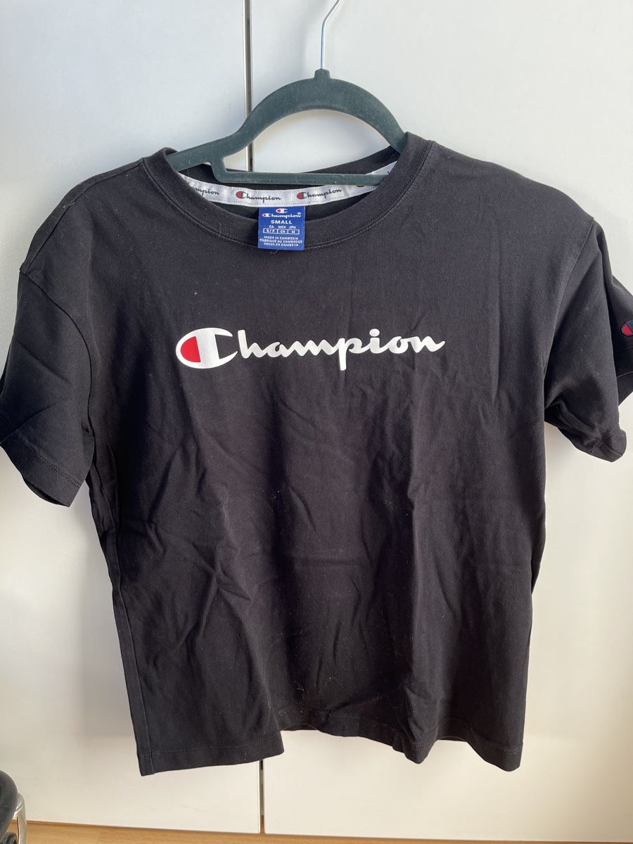 Champion T-Shirts: Champion T-Shirt schwarz Grösse S – Gebraucht aus Diepoldsau von Sonne14