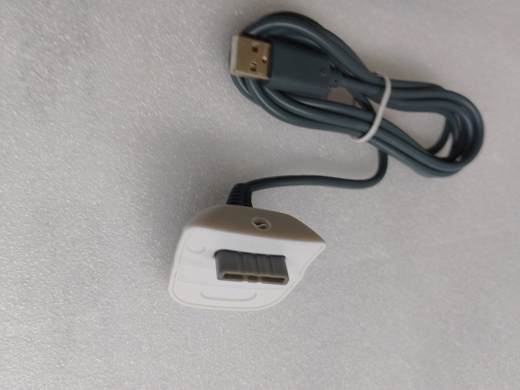 Câbles: Controller Kabel Cable Weiss Controller Charger Cable Xbox – Neuf avec emballage d'origine à Ermatingen par rik4rdo