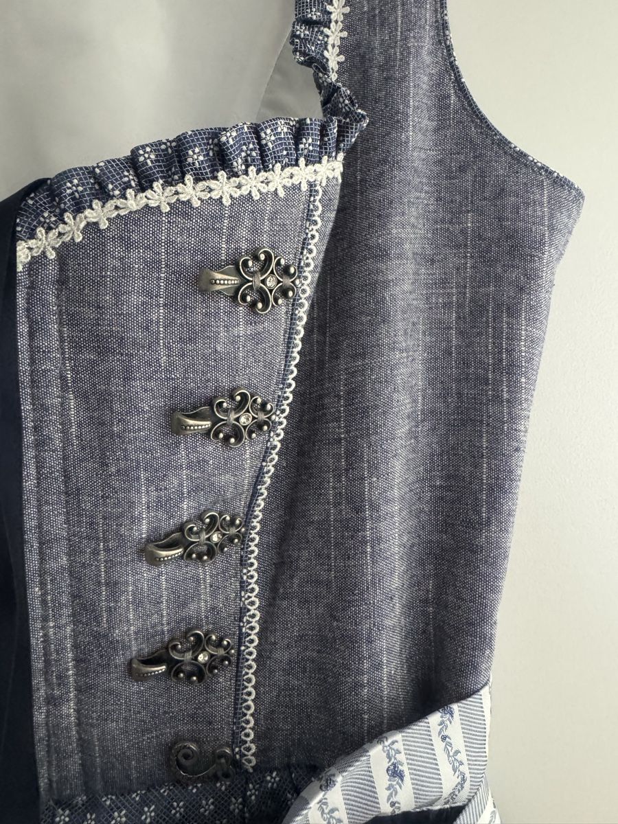 Krüger Robes: Krüger Dirndl – D'occasion à Ruswil par Sandra18931995 2