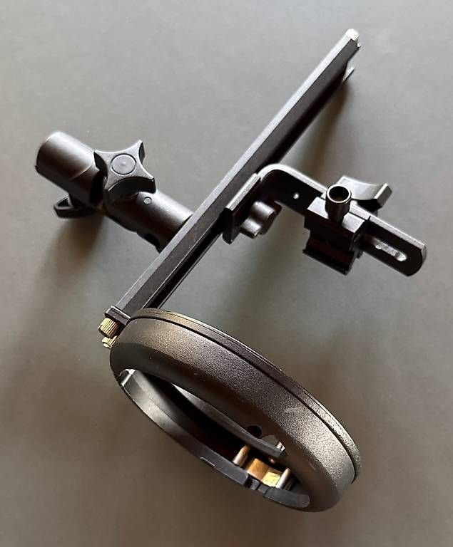 Armi bianche: S-Type Bowens-Bajonett Softbox-Halterung – Usato da Kappel am Albis venduto da simbiosi 1