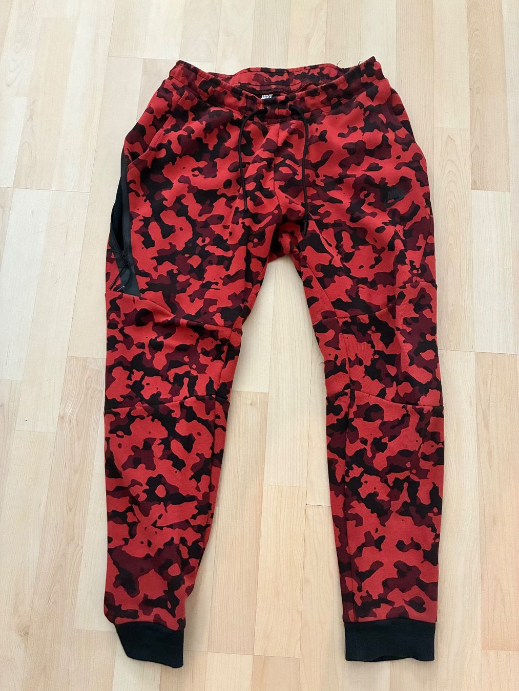Nike Hosen: Nike Jogginghose – Gebraucht aus Kriens von adr_bbp8