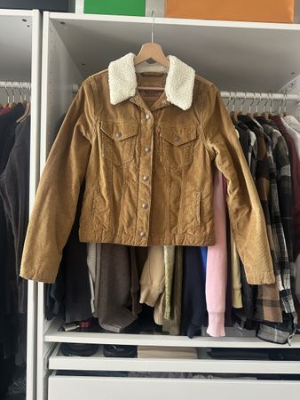 Levi’s Cordjacke Camel Sherpa Kragen Gr. S neuwertig