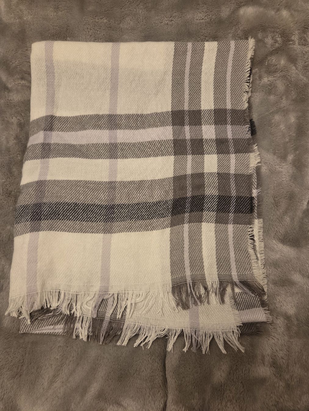 Foulard & Sciarpe: Warmer Herbstschal im Karomuster – Usato da Siebnen venduto da rog_29ss