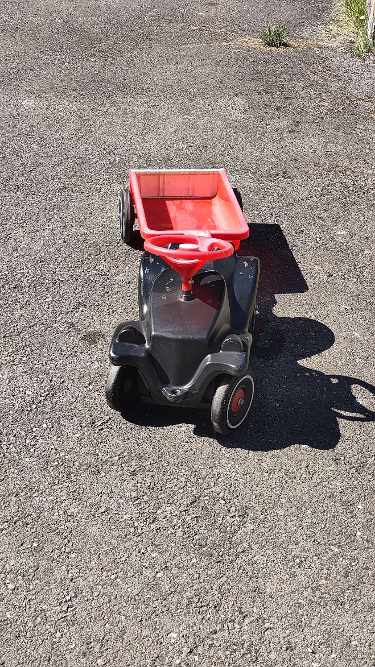 Big Veicoli per bambini: Bobby Car mit Anhänger – Usato da Vättis venduto da niv_cv2r 1