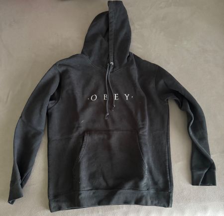 Pull OBEY