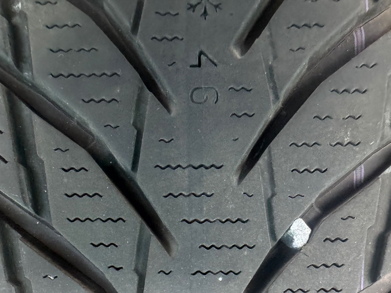 Nokian Pneus & Roues: 225/50r17 – D'occasion à Widen par Dinero02 1
