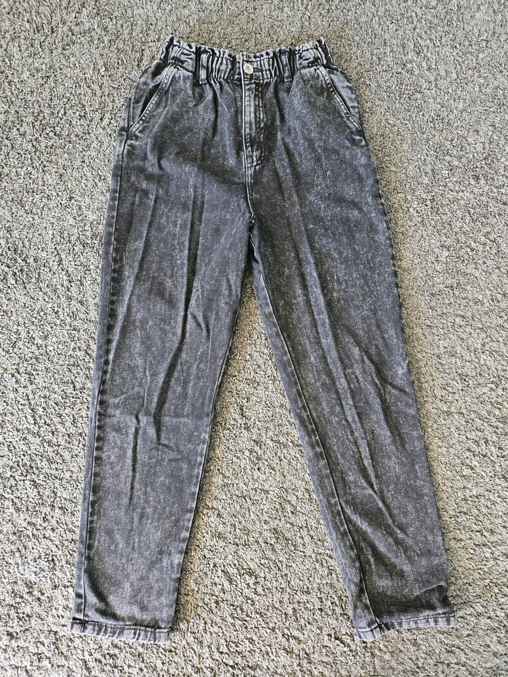 H&M Pantaloni: Jeans schwarz, gerades Bein, Grösse 146 – Usato da Marthalen venduto da Himbeersugus