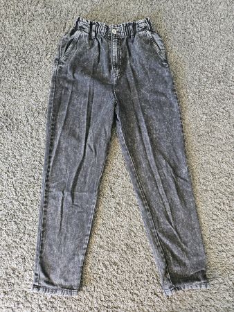 Jeans schwarz, gerades Bein, Grösse 146