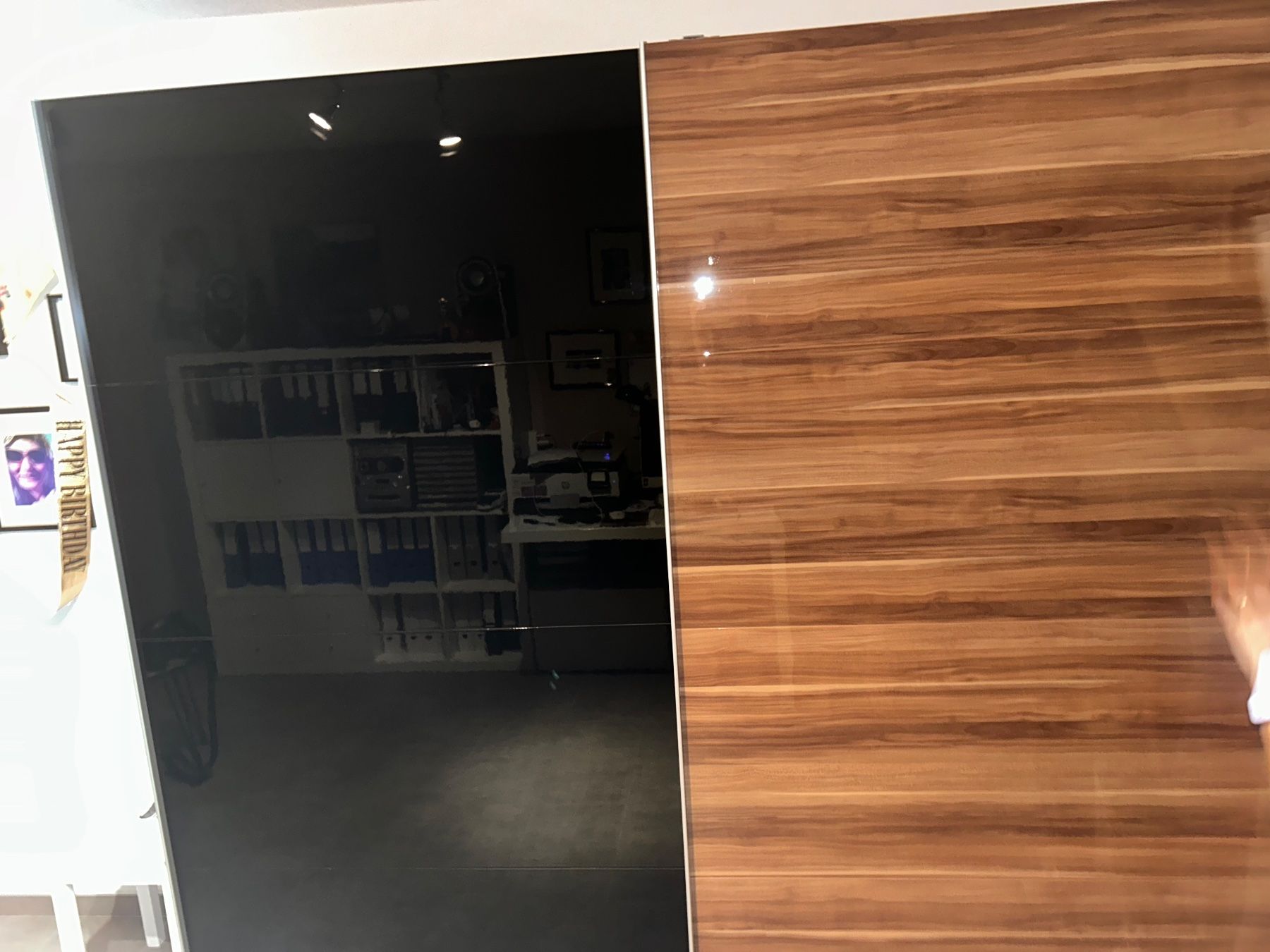 Armoires: Moderner Kleiderschrank – D'occasion à Oberaach par xxvaaneexx