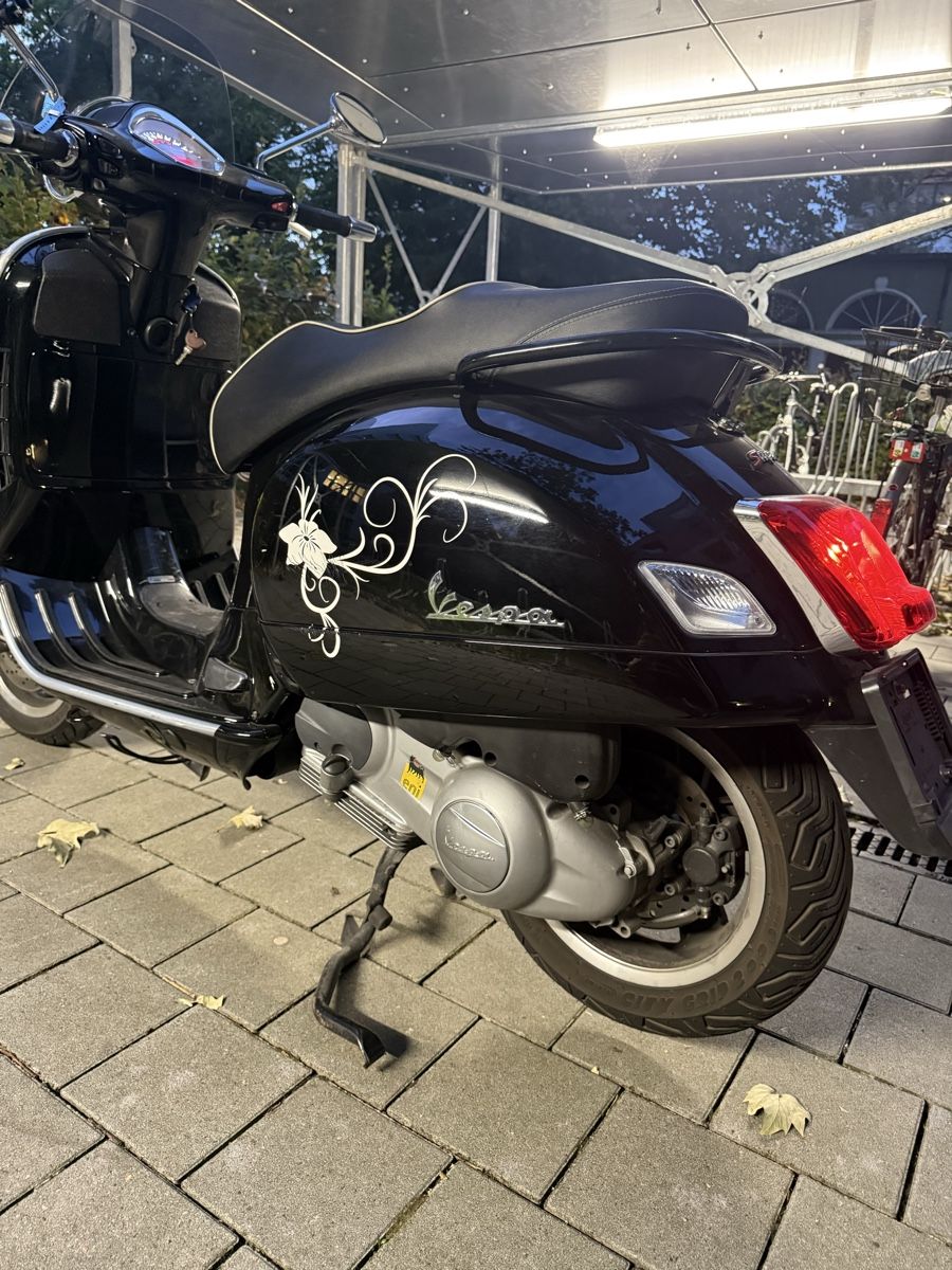Piaggio Scooter: Piaggio Vespa GTS super 300 – Usato da Winterthur venduto da Fabio_46 3