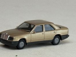 VE1- Herpa Mercedes 300 E goldmetallic