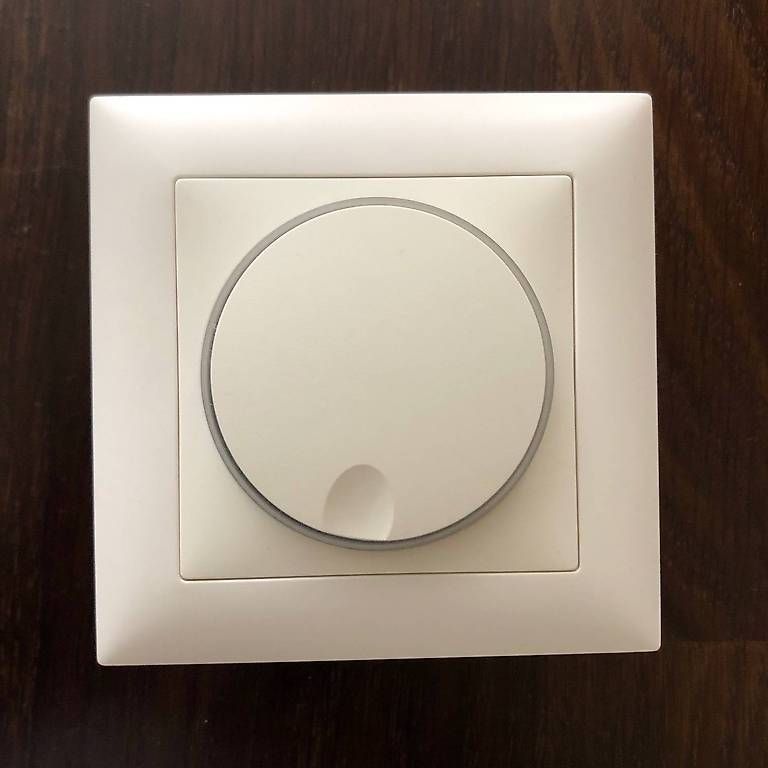 Interrupteurs: Variateur rotatif Feller – D'occasion à Montreux par Gilles.Charlet
