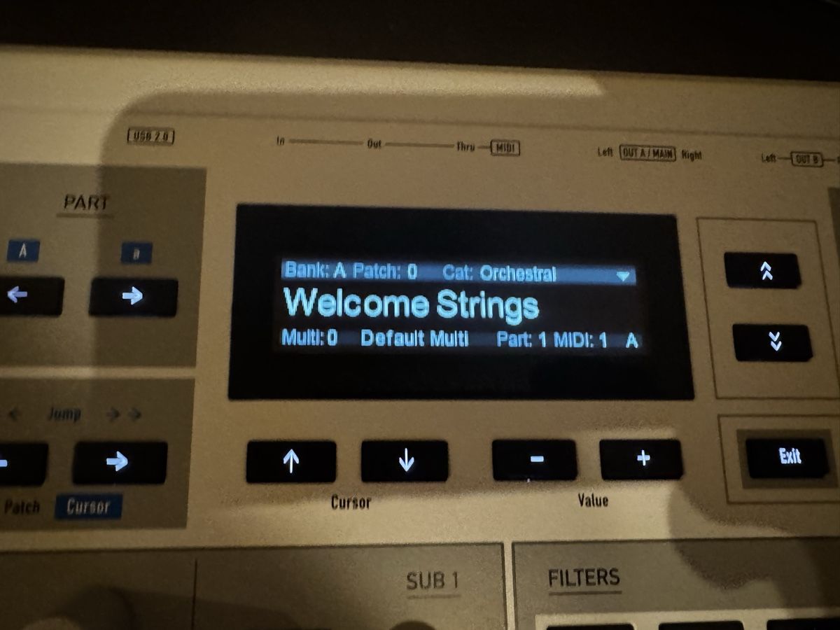 Waldorf Strumenti musicali: Waldorf Kyra - 128 Voice Desktop Synthesizer – Usato da Zürich venduto da 1cut2 4