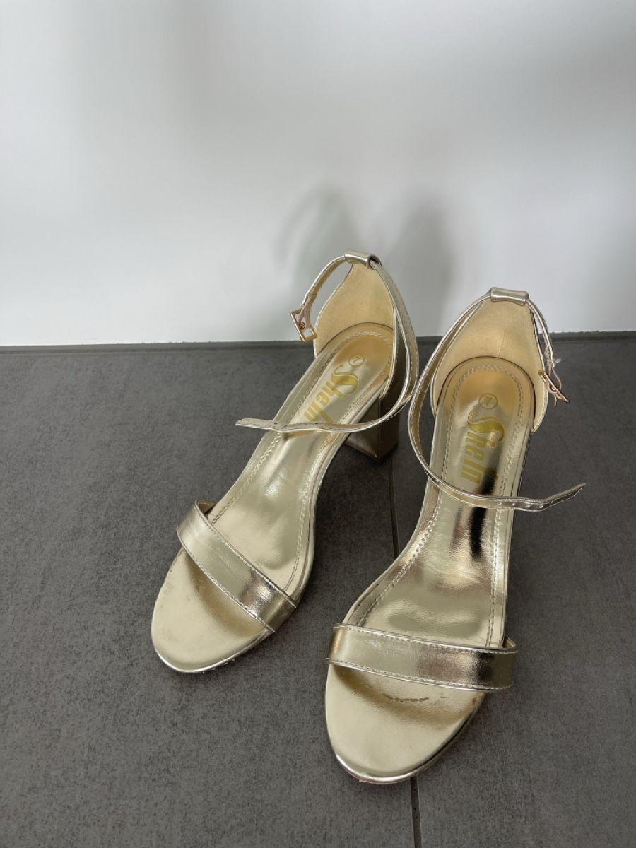 Scarpe da donna: Elegante goldene Pumps, Grösse 38 – Usato da Mühlau venduto da Jasil66 1