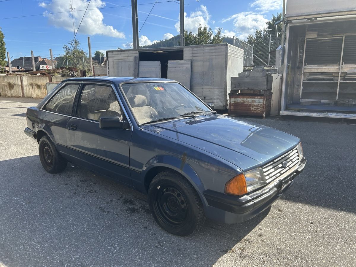 Ford Autos: Ford Escort 1.6 GL  1985 – Defekt aus Hasle b. Burgdorf von AlleAuktionen 1