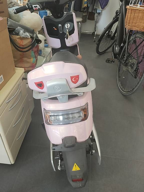 Scooters: E-Scooter E-Roller . – Gebraucht aus Biel/Bienne von Tonkinn 3