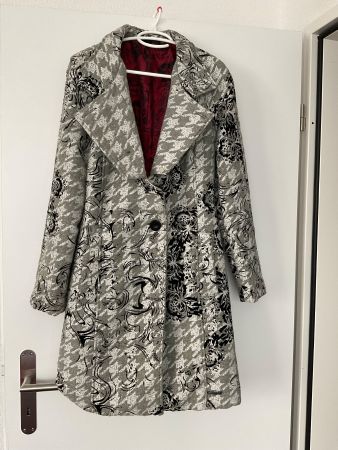 Desigual Wintermantel, grau/schwarz gemustert, Grösse 40