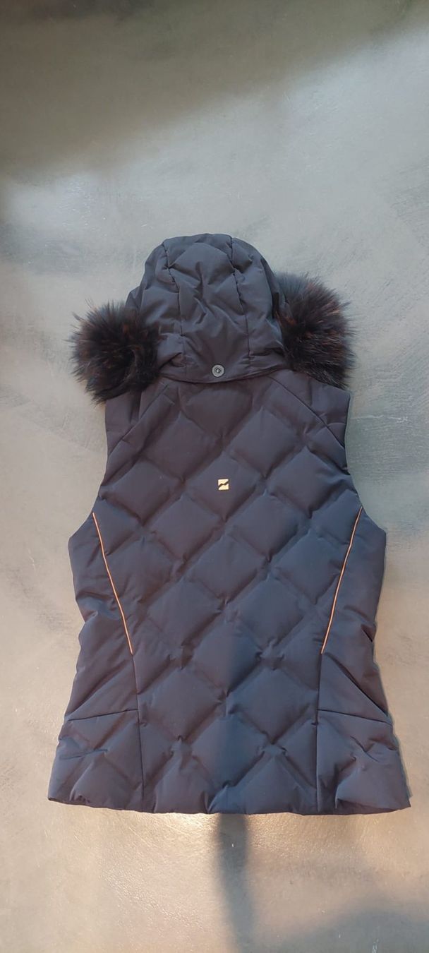 Mountain Force Gilets: Gilet der Marke Mountain Force – D'occasion à Buttisholz par Yreg 1