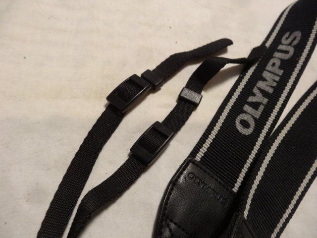 Olympus Fotocamera: OLYMPUS  KAMERA TRAGEGURT .NUR TRAGEGURT – Usato da zürich venduto da ahmad01 3