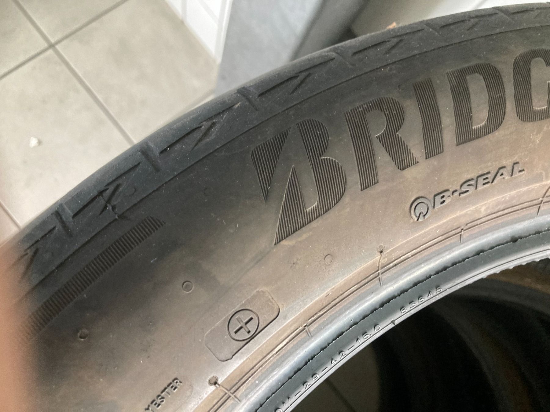 Volvo Pneumatici & Ruote complete: 235/50R20 Sommerpneu Bridgestone – Usato da Cham venduto da WB2223 4
