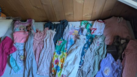 20 teiliges Kleiderset in Gr. 140