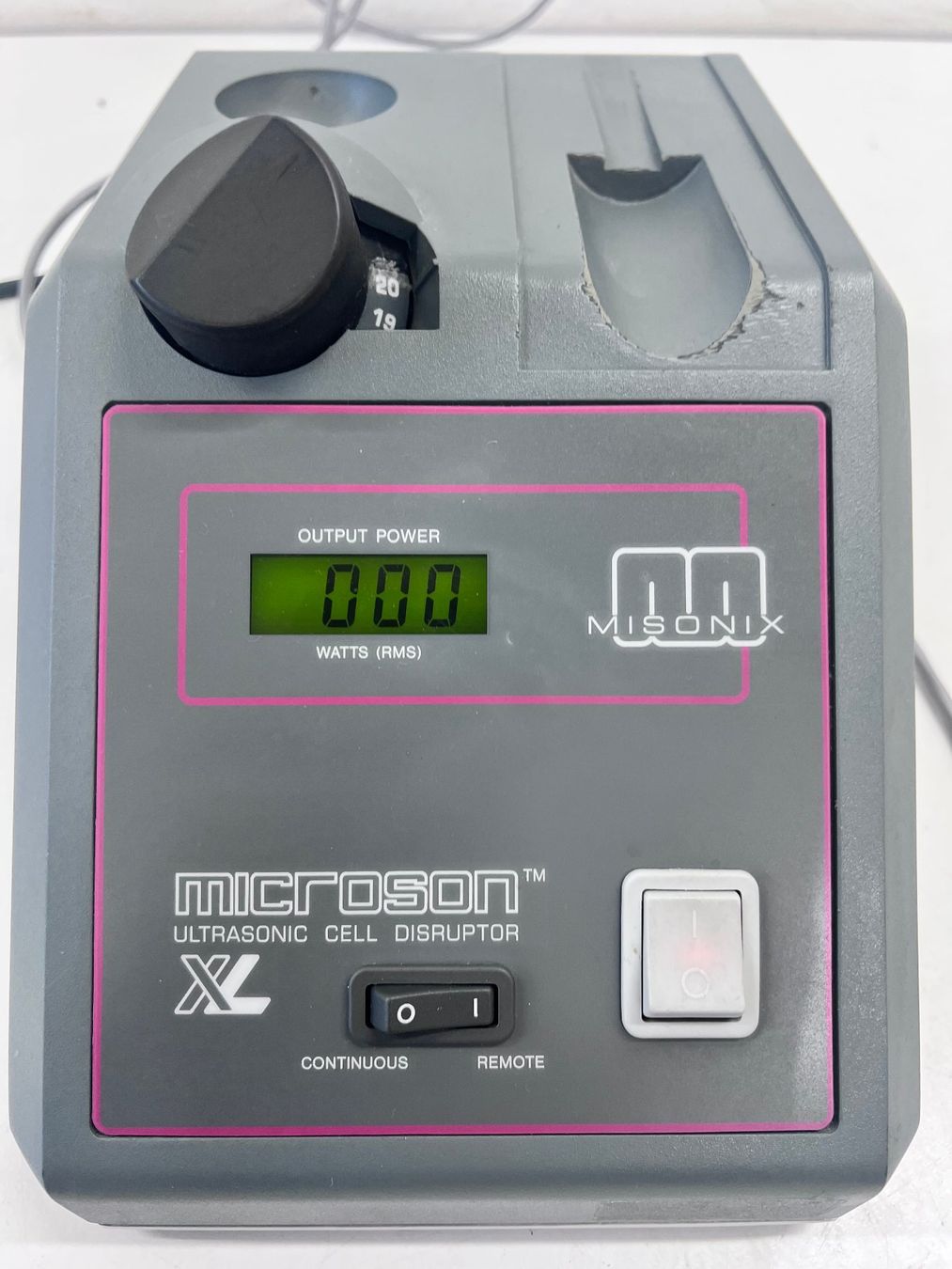 Accessori da laboratorio: Misonix XL-2000 Microson Ultrasonic Cell Disruptor – Usato da Niederdorf venduto da LeptonAG_Labor 4