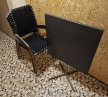 Table et chaise bistrot noir état occasion pour exterrieur