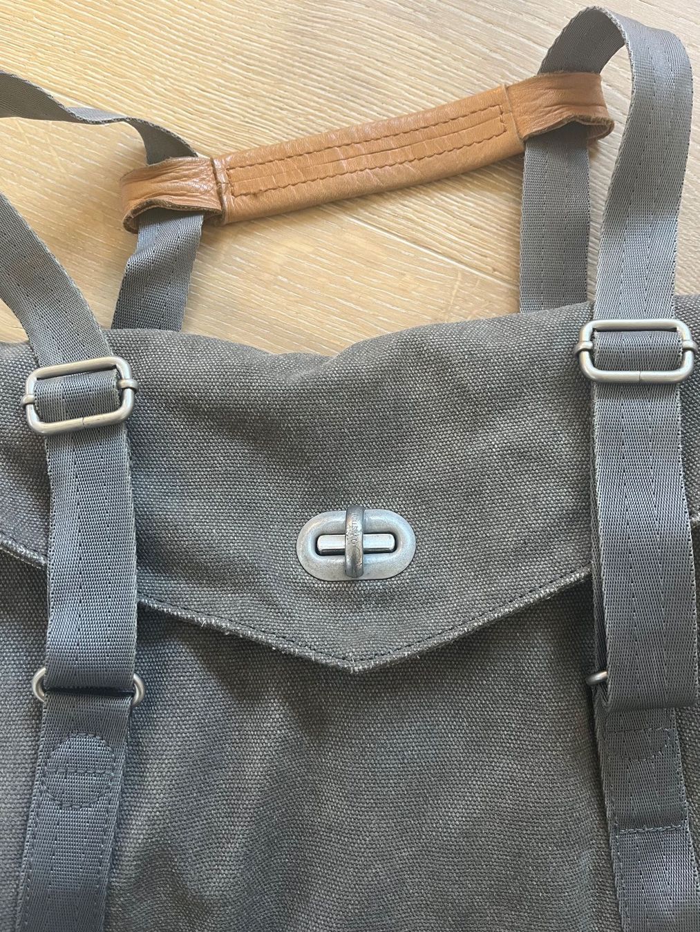 Qwstion Zaini: Toller Rucksack von Qwstion in grau – Usato da Gross venduto da sarah1801 1