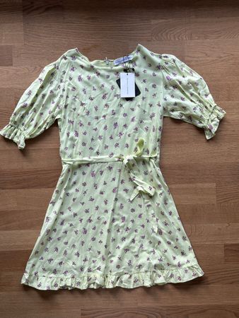 Sommerkleid mit Blumenmuster, Gr. S, neu mit Etikett