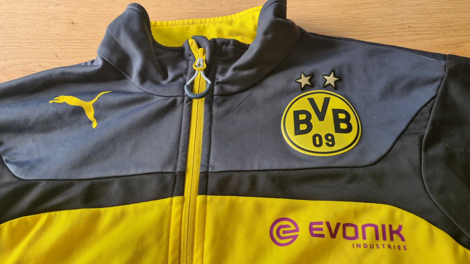 Puma Giacche: BVB Borussia Dortmund PUMA Trainingsjacke Jacke – Usato da Winterthur venduto da stufaphi 2
