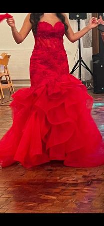 rotes kleid