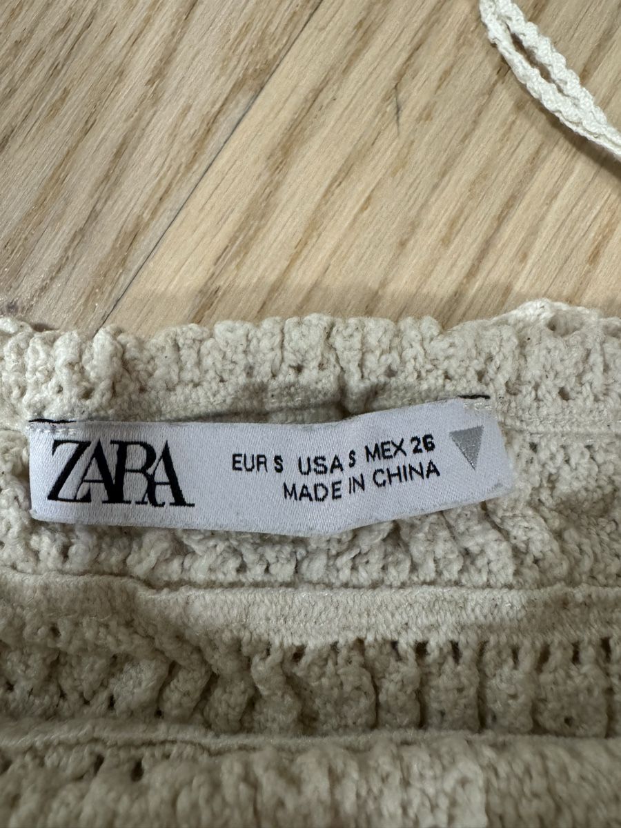 Zara Top: Häkel Top beige mit Rüsche – Nuovo (secondo la descrizione) da Pfäffikon ZH venduto da aitm_00 1