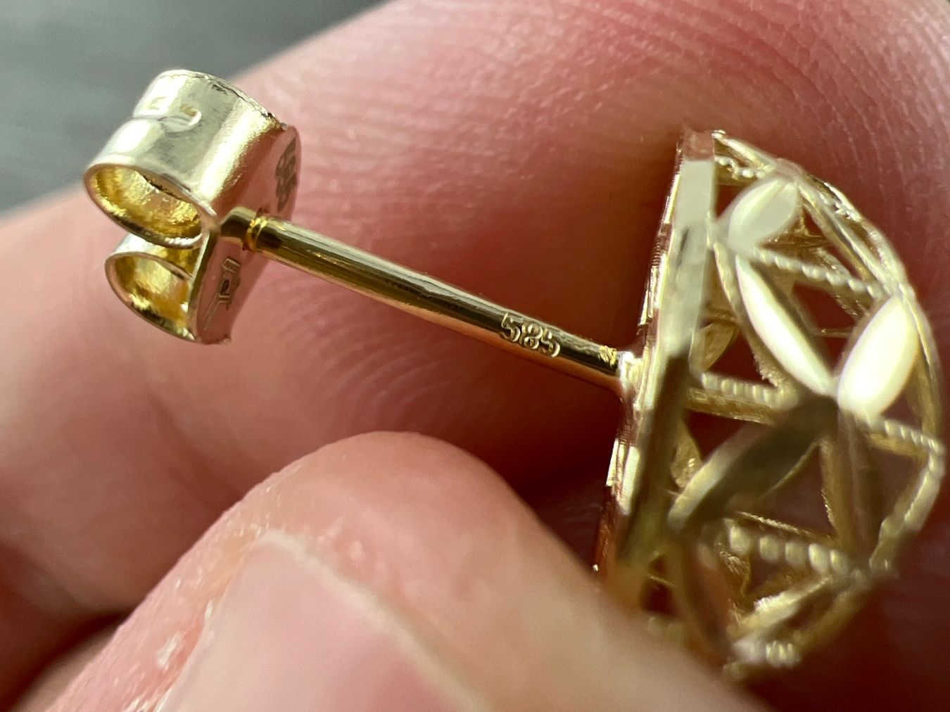 Ohrringe & -stecker: Ohrstecker 585 Gold – Gebraucht aus Niederuzwil von leo_8857 1