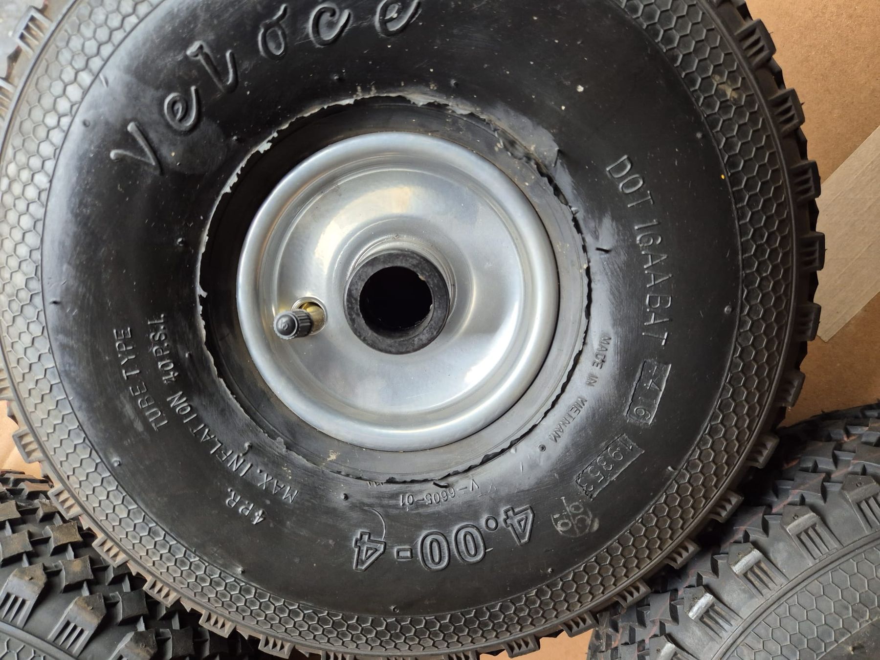 Pneus & Roues: Vier 4 Zoll Räder – Neuf (Voir description) à Villnachern par slada2025 1