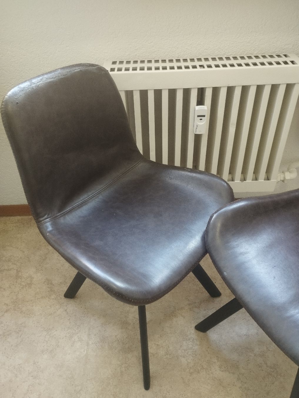 Stühle: bequeme Lederstühle  – Gebraucht aus Bern von BoogiewoogieX 4