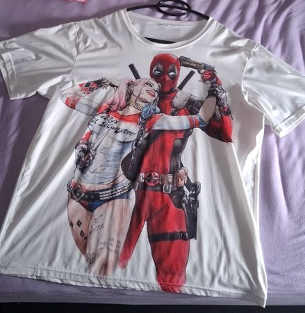 Cooles T-Shirt mit Harley Quinn & Deadpool Motiv
