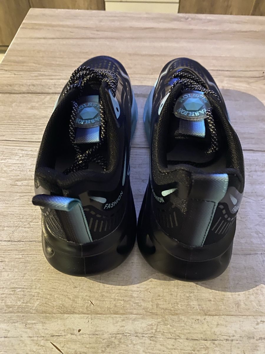 Scarpe da donna: Sneakers Damen hellblau/schwarz Grösse 42 – Nuovo (secondo la descrizione) da Aesch BL venduto da 39QueenOFSales39 3