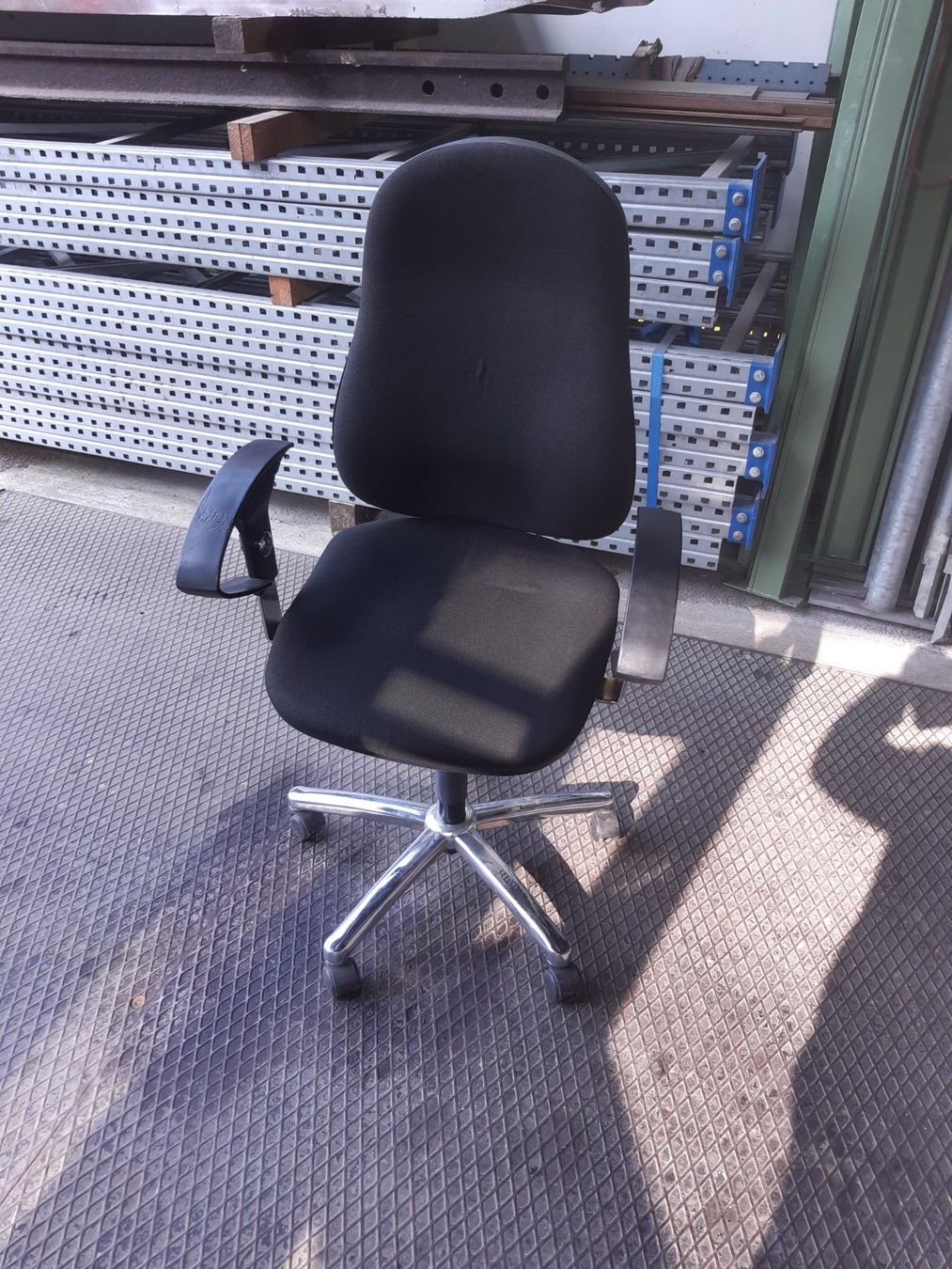Stühle: Bürostuhl, komplett verstellbar – Gebraucht aus Ulisbach von MSH01
