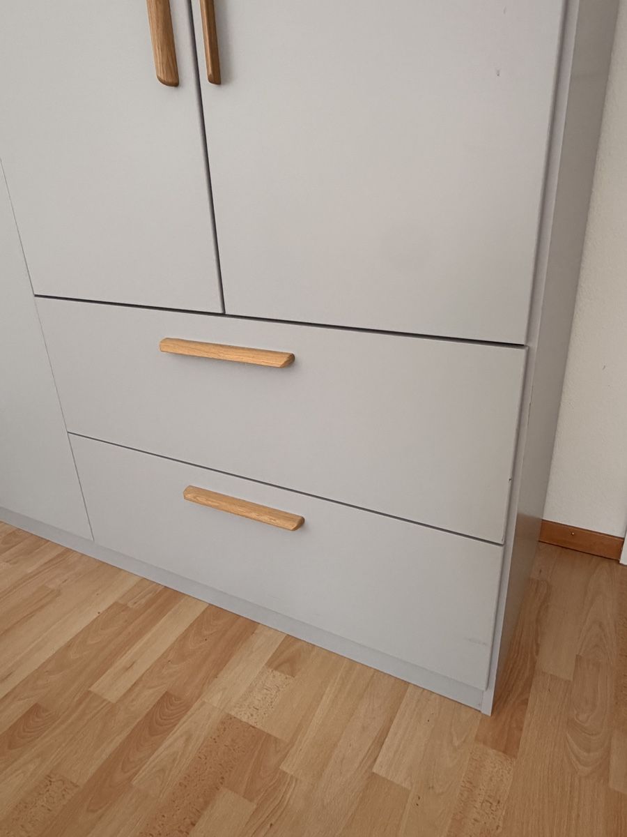Armoires: Kleiderschrank Skandi mit Schubladen – D'occasion à Laupen BE par Lisafurby 2