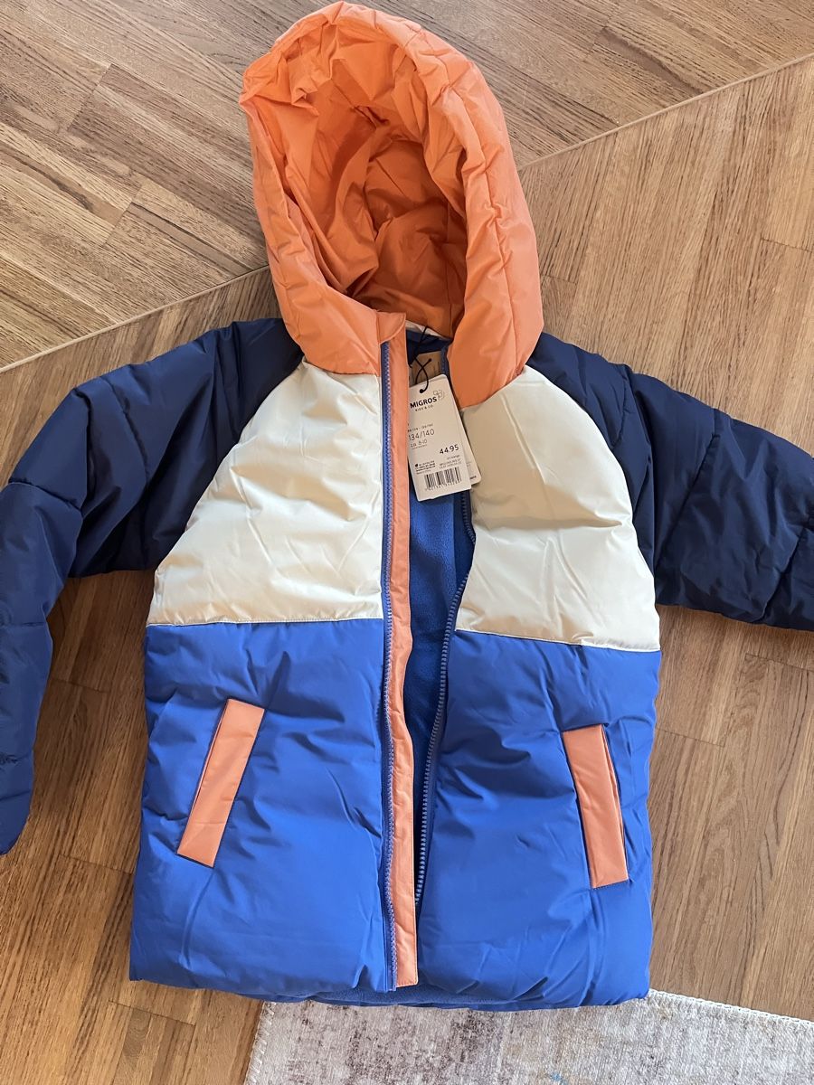 Vestes & Manteaux: Winterjacke Kinder – Neuf avec emballage d'origine à Horgen par Nikkodanizza