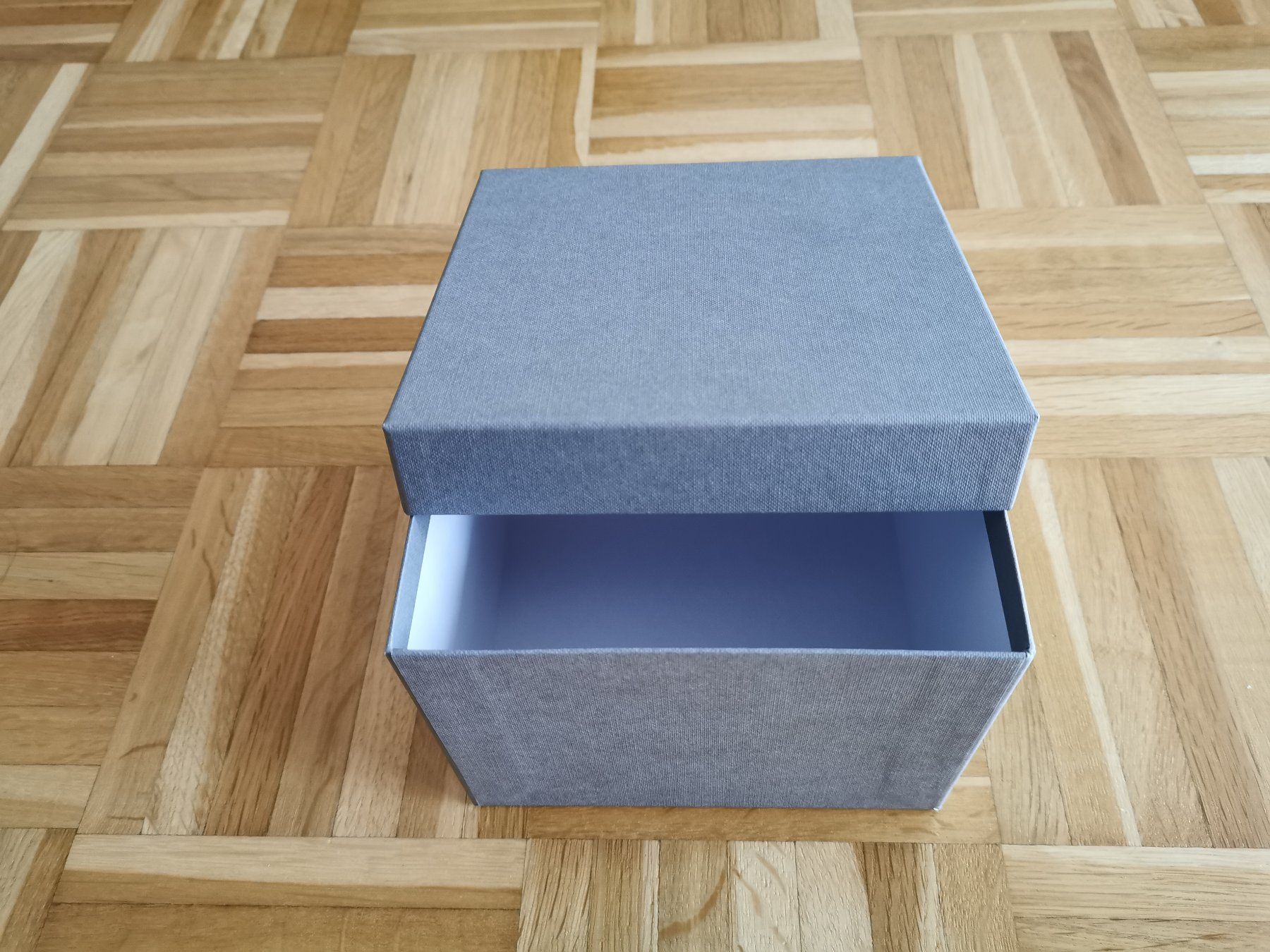 Tutte le decorazioni: Geschenkschachtel mit Deckel – Usato da Zürich venduto da Bluemex 1